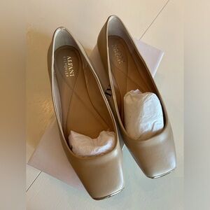 💥 New women Alfani flats size 7